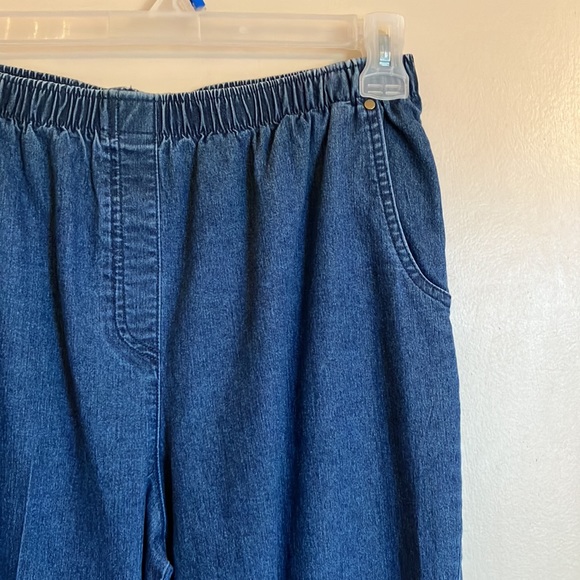 Beautiful tailored medium stonewashed jean capris by Allison Daley, size 14 - Picture 3 of 16